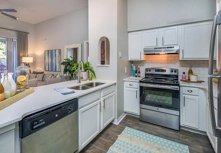 Uptown Village Apartments — Photo 5