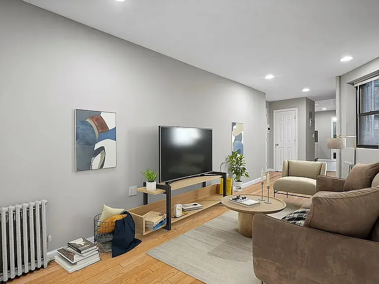 723 11th Ave #4C — Photo 4