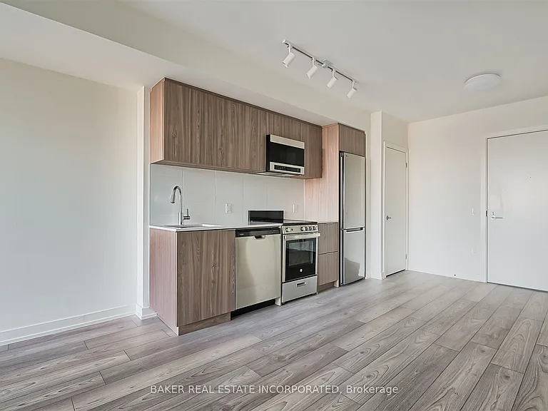 223 Redpath Ave #1111 — Photo 6