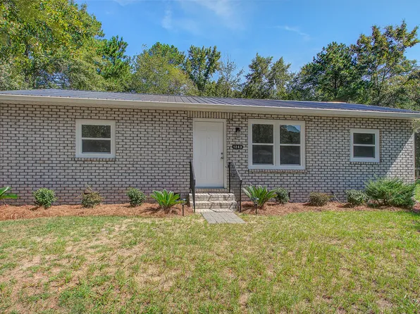 1243 Pineville Cir, Pineville, SC 29468