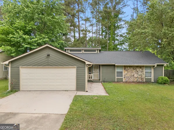 1328 Foxvale Dr, Hampton, GA 30228