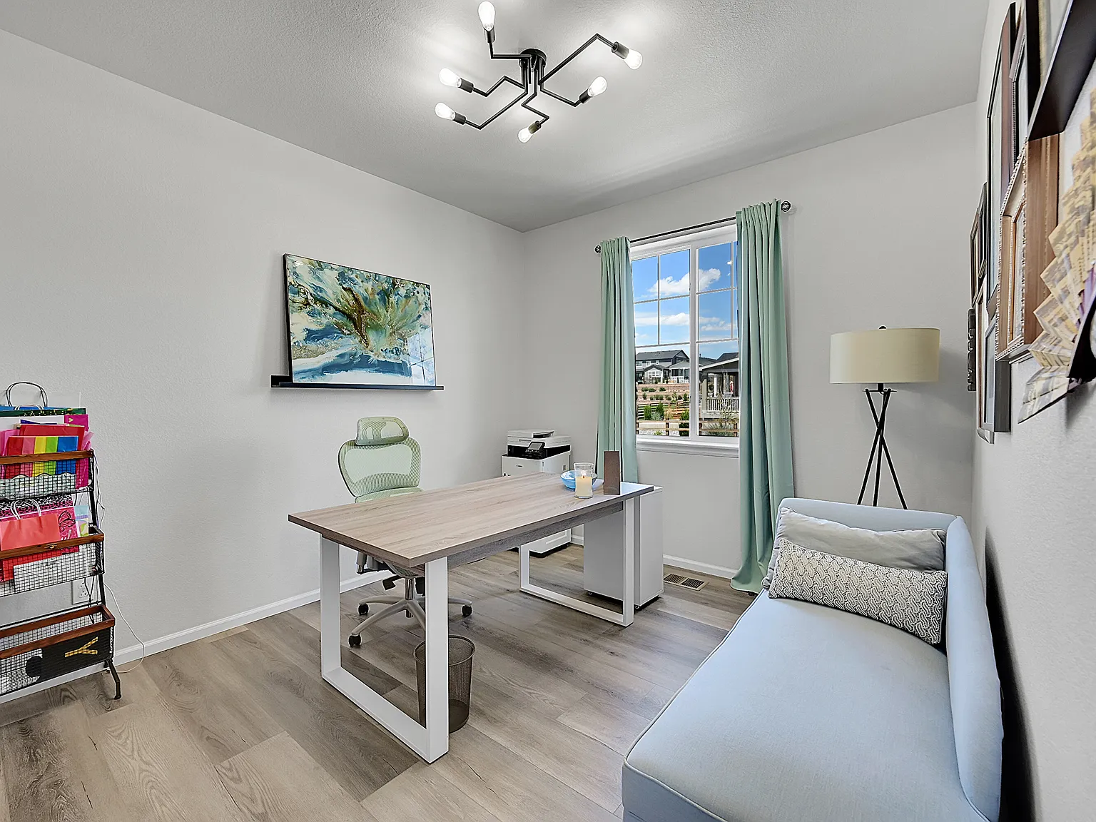 3891 Eaton Park St — Photo 3