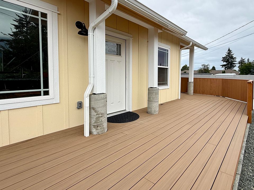 Large wraparound decking for outside living
