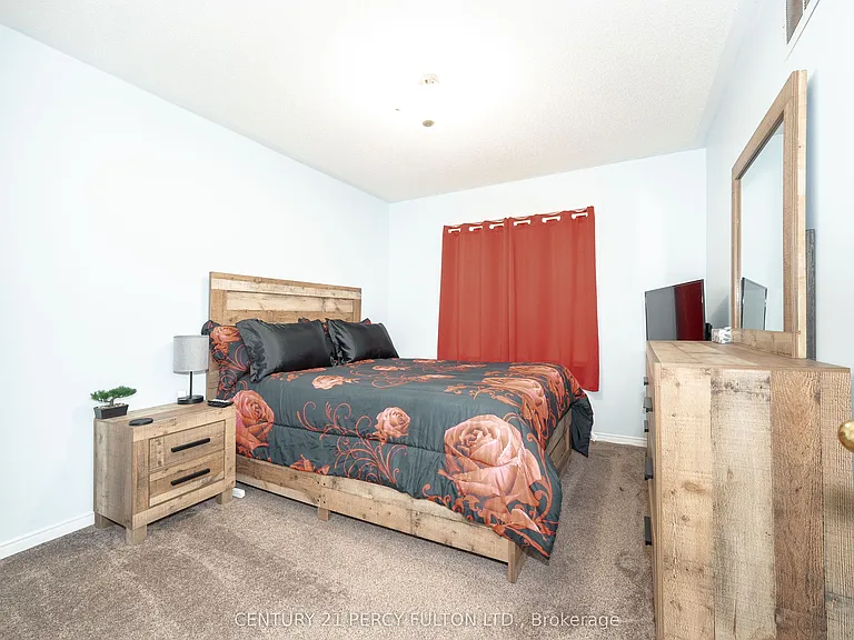 71 Armitage Cres — Photo 27