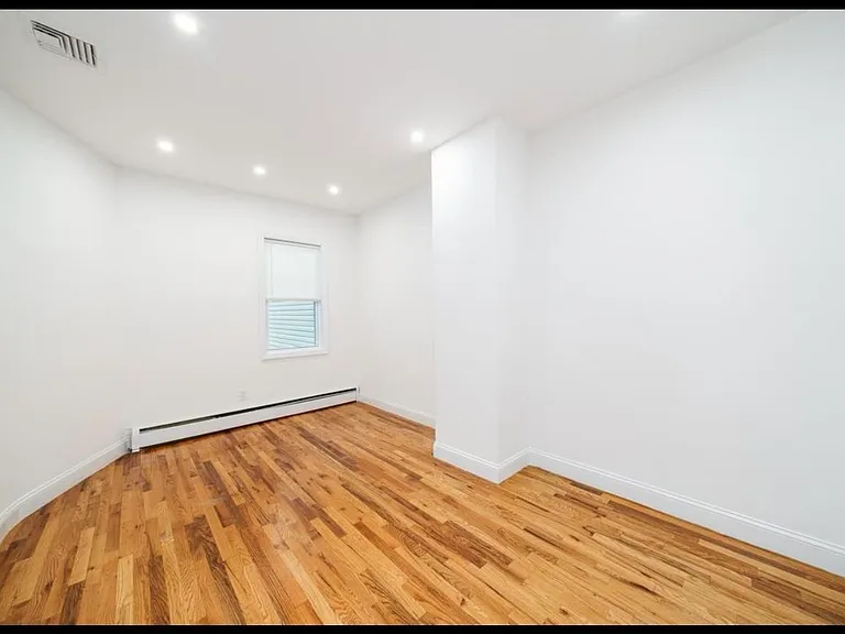 28 Jones St — Photo 13