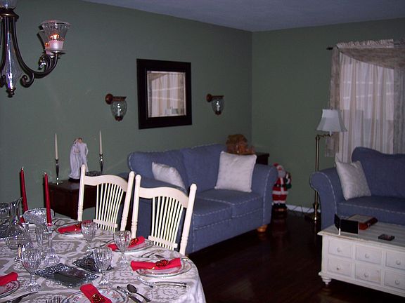 First Flo Dining/Living Room