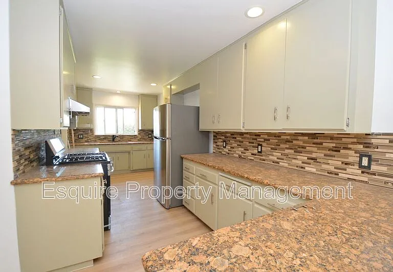13515 W Telegraph Rd — Photo 9