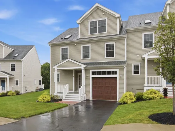 14 Blueberry Hill Ln #14, Melrose, MA 02176