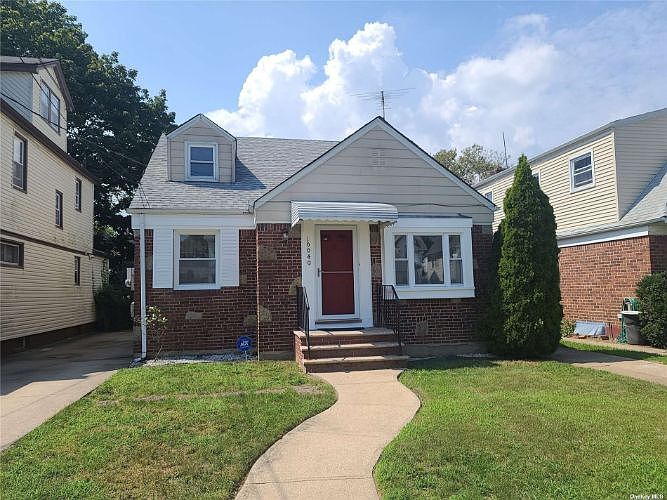 1st image of 100-40 203rd St