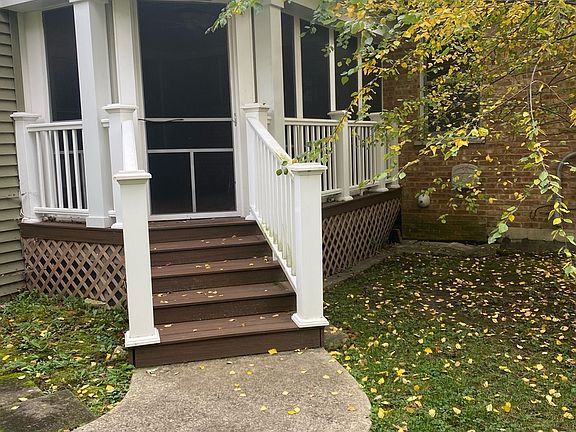 2nd image of 1506 N Hickory Ave