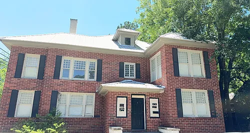216 W Magnolia St Photo 1