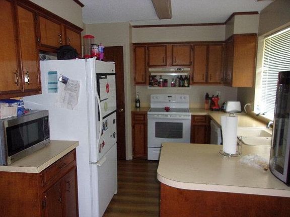 3rd image of 3512 Linda Dr