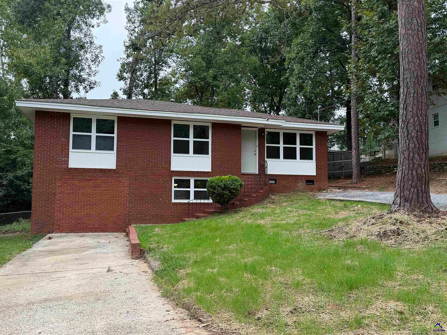 4 bed, 2.5 bath, 1785 sqft, $1,695 — Photo 2