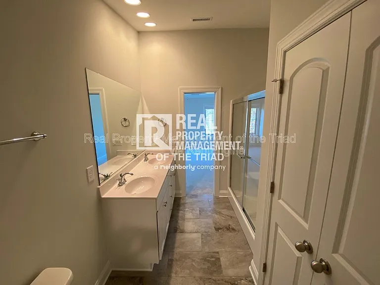 4332 Holstein Dr — Photo 7