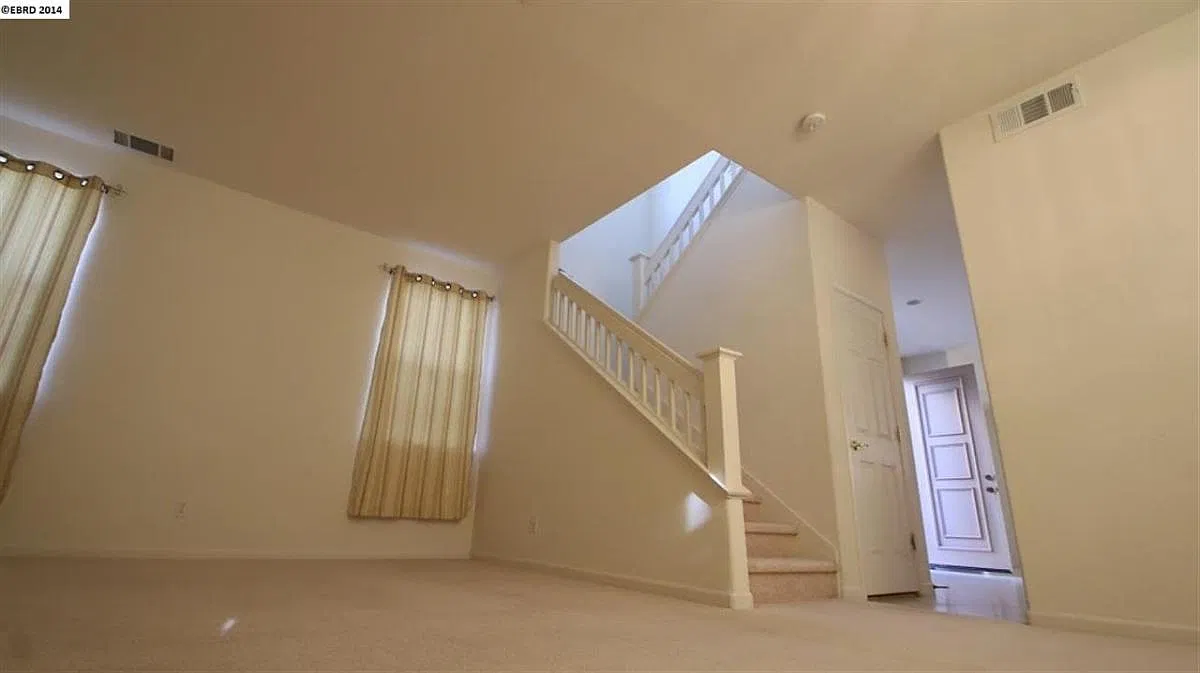 518 Mahogany Lane — Photo 3