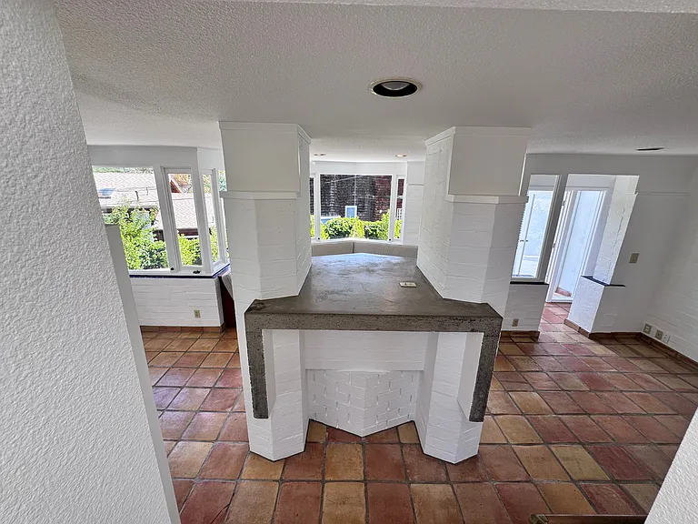 1055 Dyer Pl — Photo 4