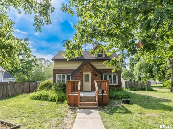811 N 6th St, Chillicothe, IL 61523