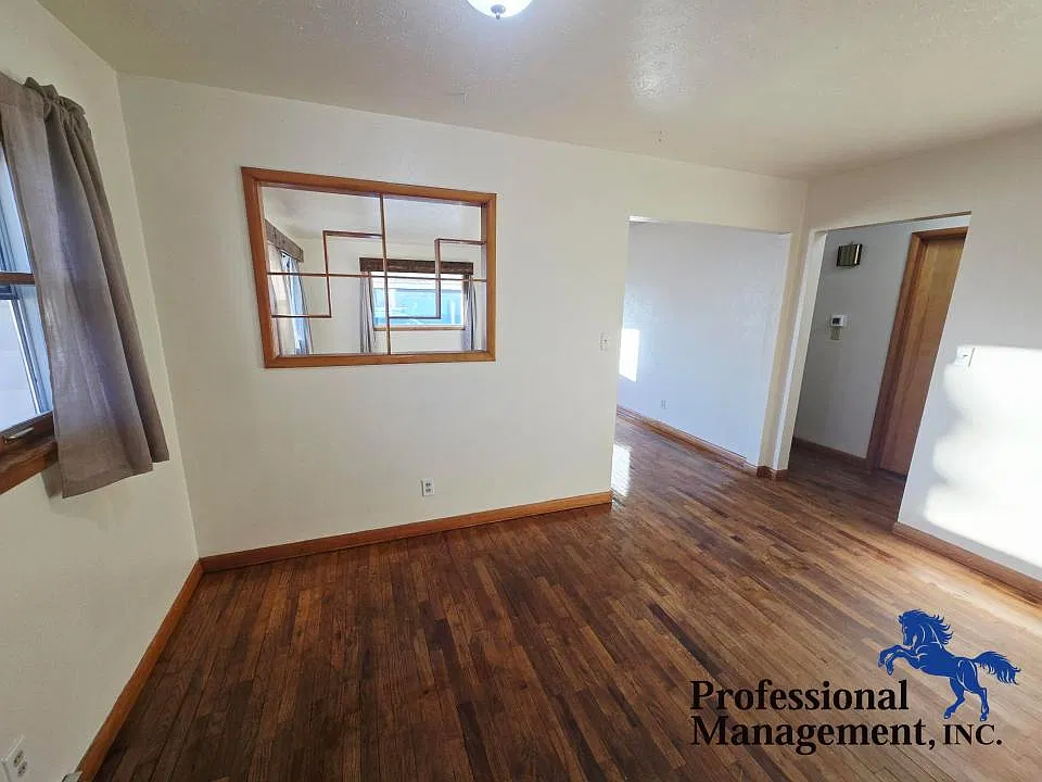 3 bed, 1.0 bath, 1092 sqft, $1,645 — Photo 4