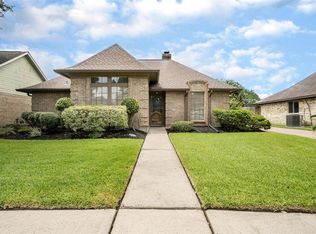 6107 Denmark Dr, Pasadena, TX 77505