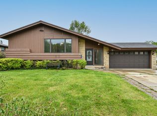 5205 Raven Dr, Greendale, WI 53129