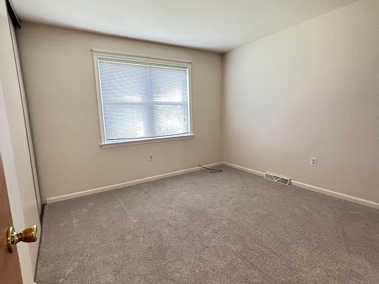 260 Jan Dr — Photo 11