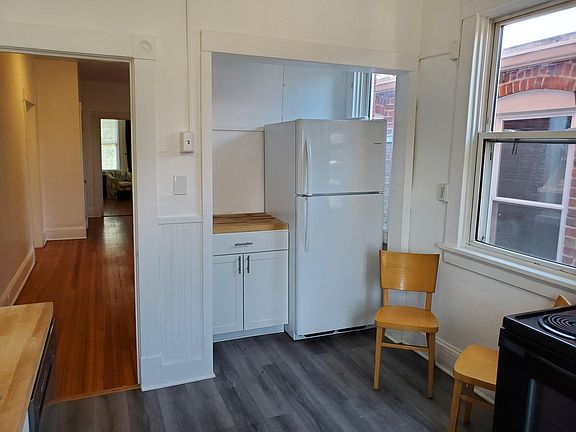 3rd image of 3100 Kensington Ave #2