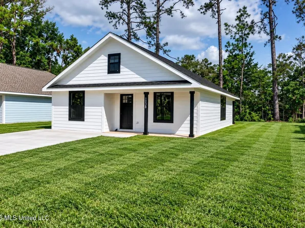 1528 Wynedote Dr, Gautier, MS 39553