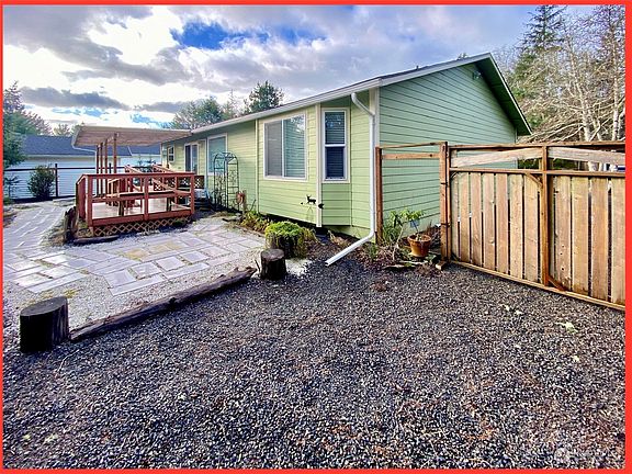 5th image of 372 Duck Lake Drive NE