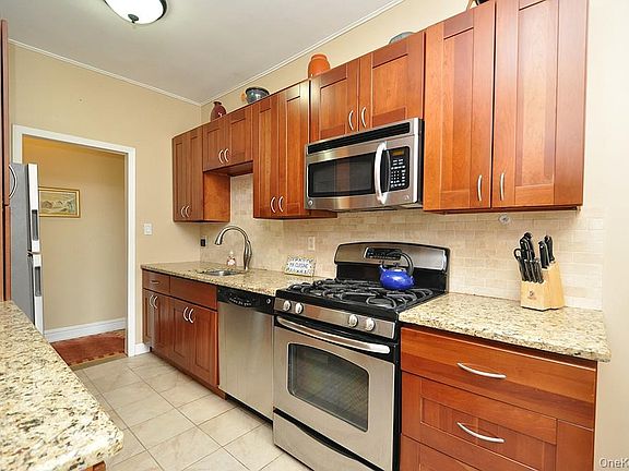 3rd image of 143 Garth Road #5J