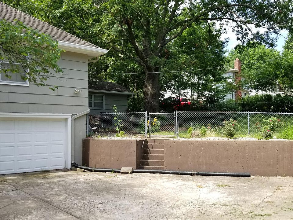 2nd image of 11412 Minor Dr