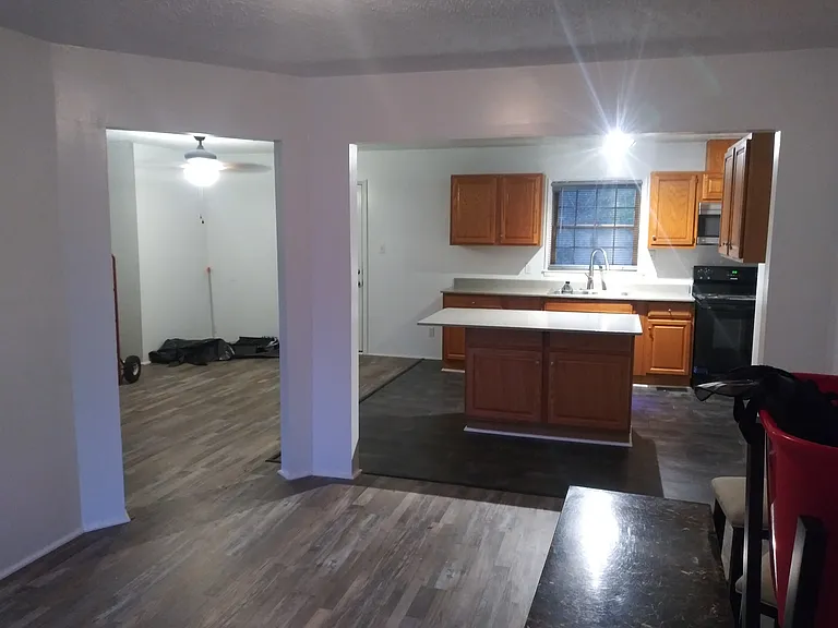924 Spruce St — Photo 10