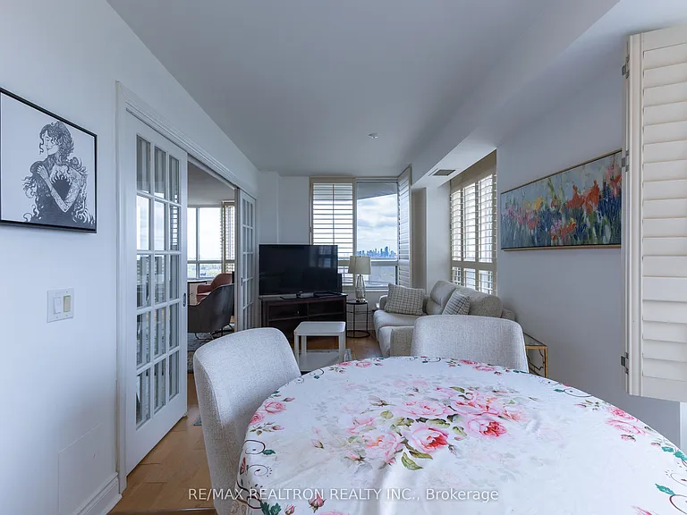 78 Harrison Garden Blvd #1409 — Photo 18