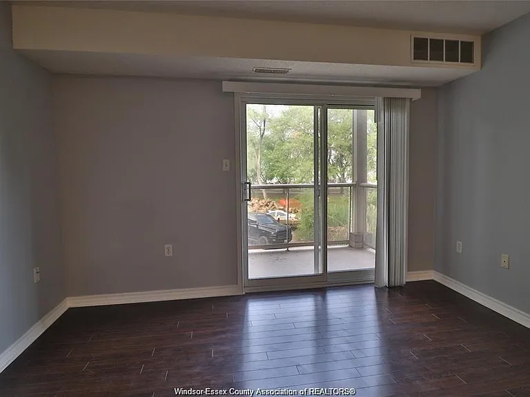 3000 Sandwich St #201 — Photo 11