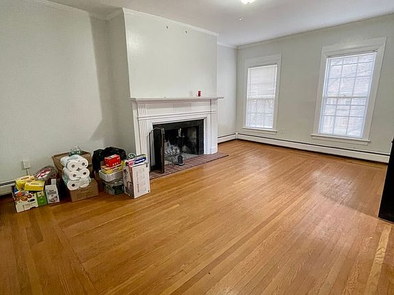 2nd image of 256 Bradley St APT 2