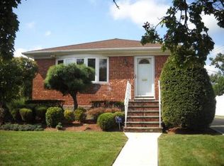 1661 Sumner Ave, Merrick, NY 11566