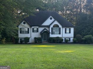 5022 Cliff Top Dr, Loganville, GA