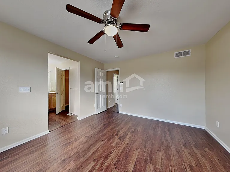 469 Hayloft Way — Photo 8