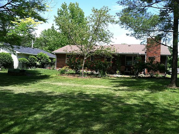 3rd image of 29 Desales Ave