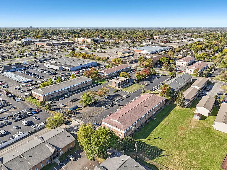 Village Court Apartments — Photo 7