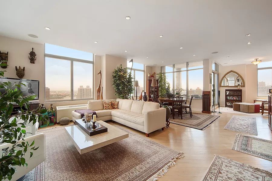 1st image of 556 3rd Ave Penthouse B1