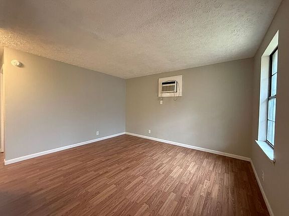 3rd image of 2618 Foster Ave Unit B