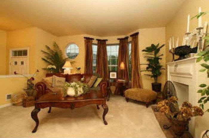 6 CHESTERFIELD CT