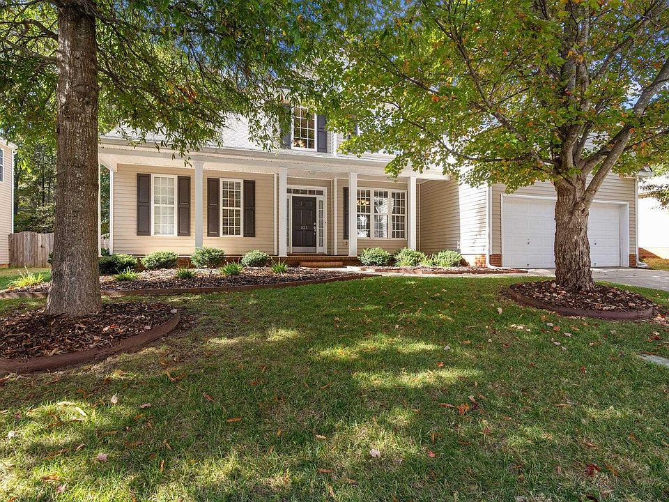 1st image of 521 Kingsmoor Dr
