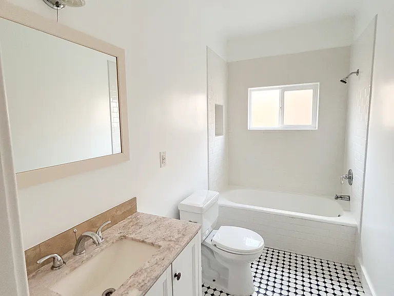 1640 N Normandie Ave #1 — Photo 21
