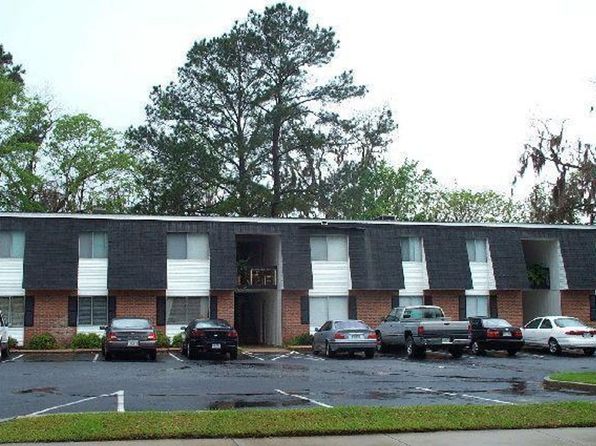 1004 N Oak St #4
