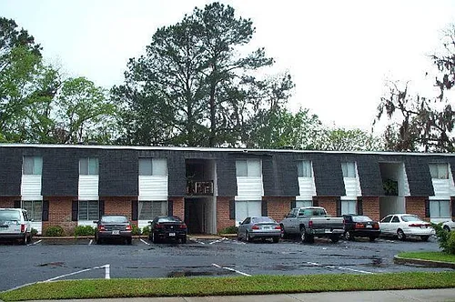 University Square Apartments Photo 1