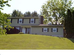 604 Spring Line Dr, West Chester, PA 19382