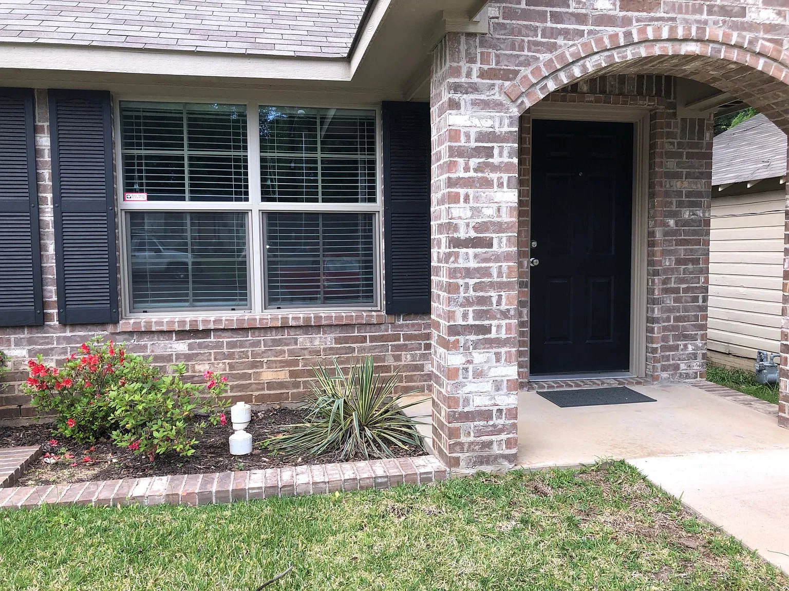 1124 E Dawson St — Photo 3