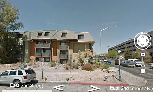 921 N Euclid Ave — Photo 2