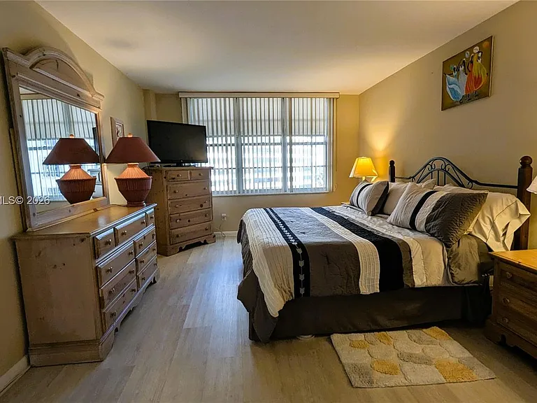 5161 Collins Ave #602 — Photo 17
